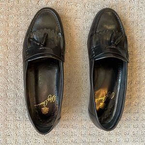Men’s Oleg Cassini black tassel loafers 10.5